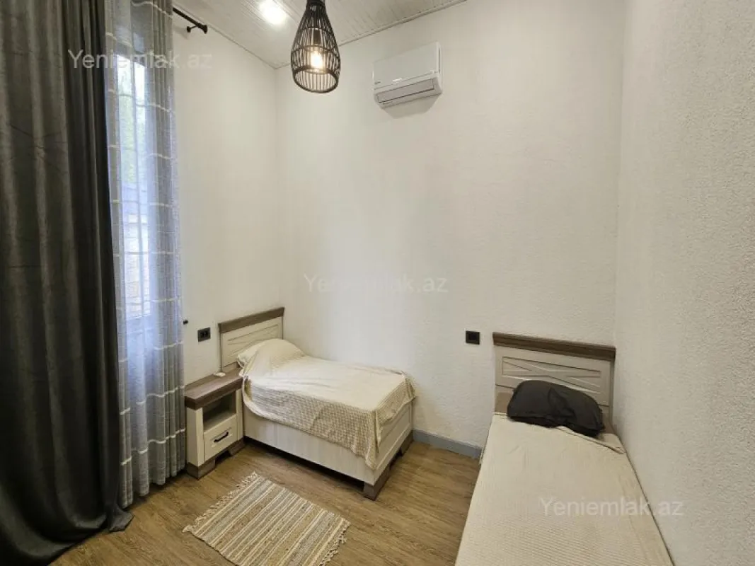 Satılır 3 otaqlı həyət evi 180 m²