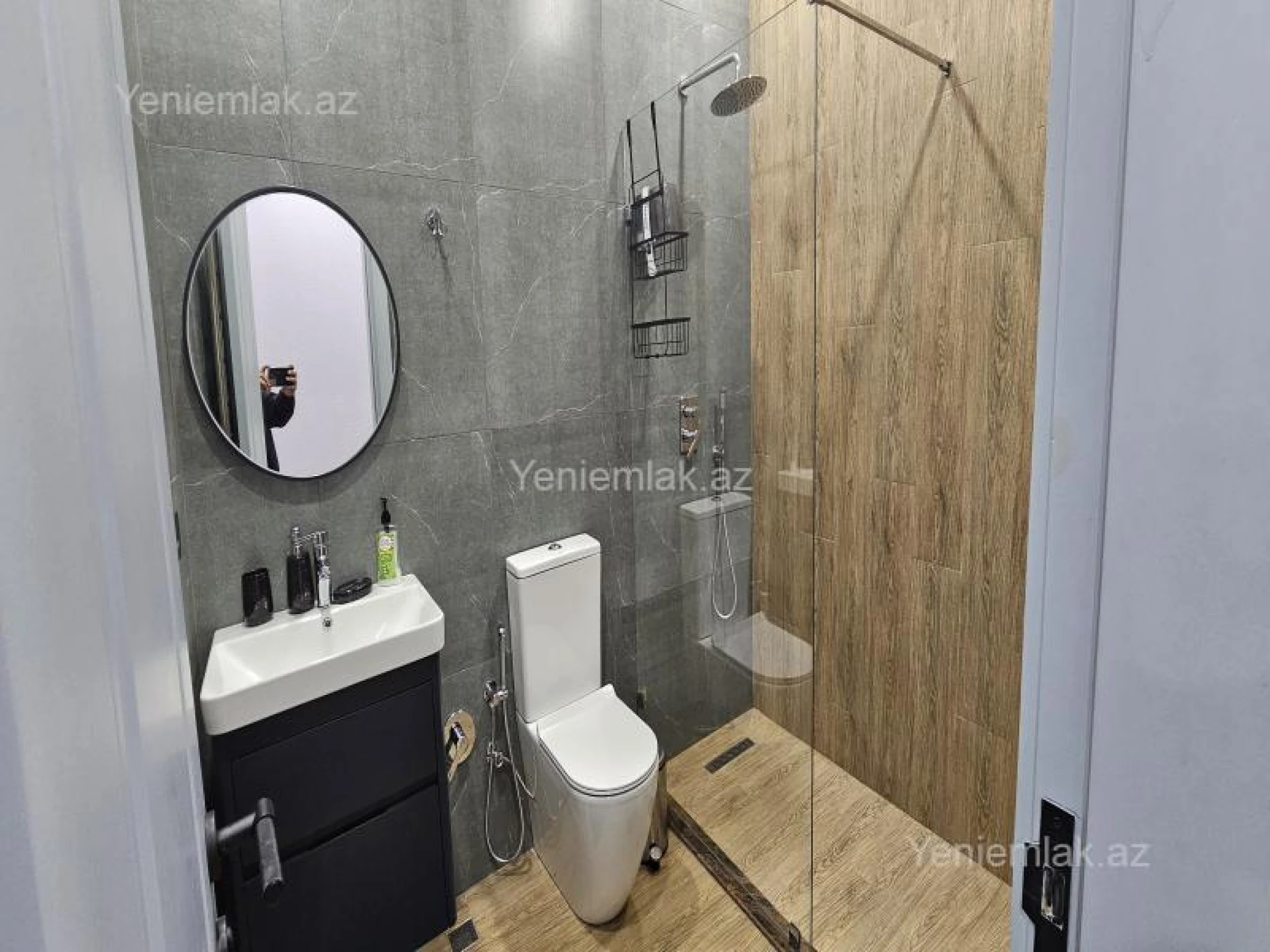 Satılır 3 otaqlı həyət evi 180 m²