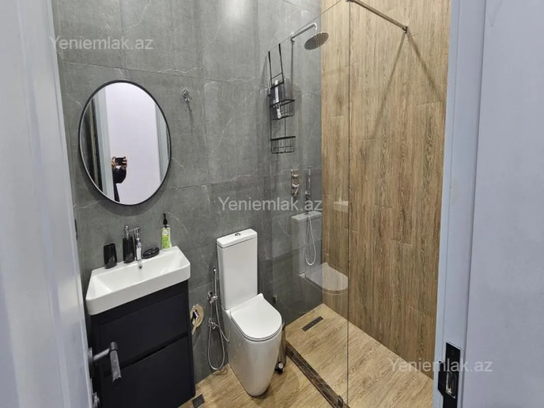 Satılır 3 otaqlı həyət evi 180 m²