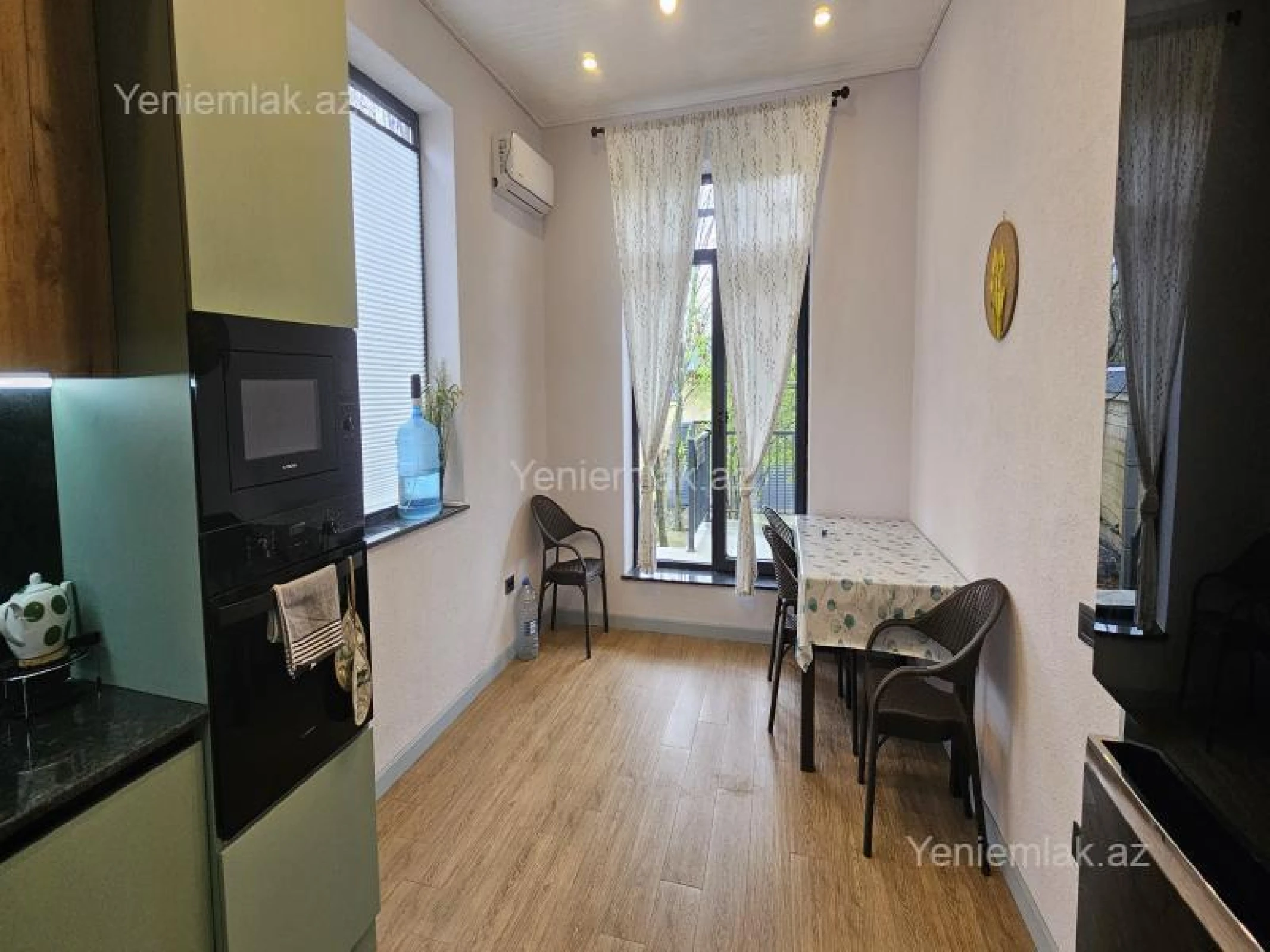 Satılır 3 otaqlı həyət evi 180 m²