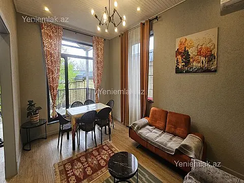 Satılır 3 otaqlı həyət evi 180 m²