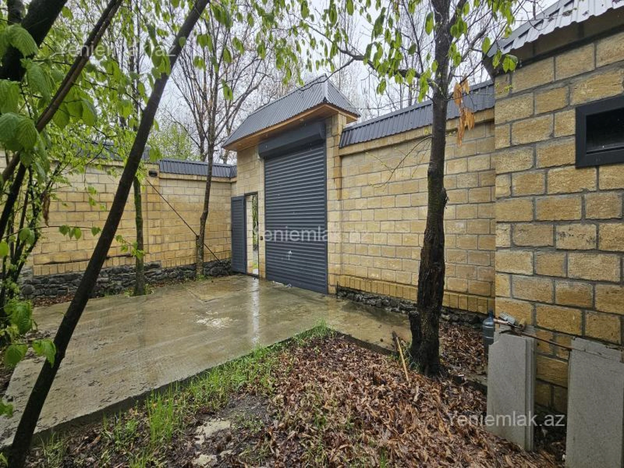 Satılır 3 otaqlı həyət evi 180 m²