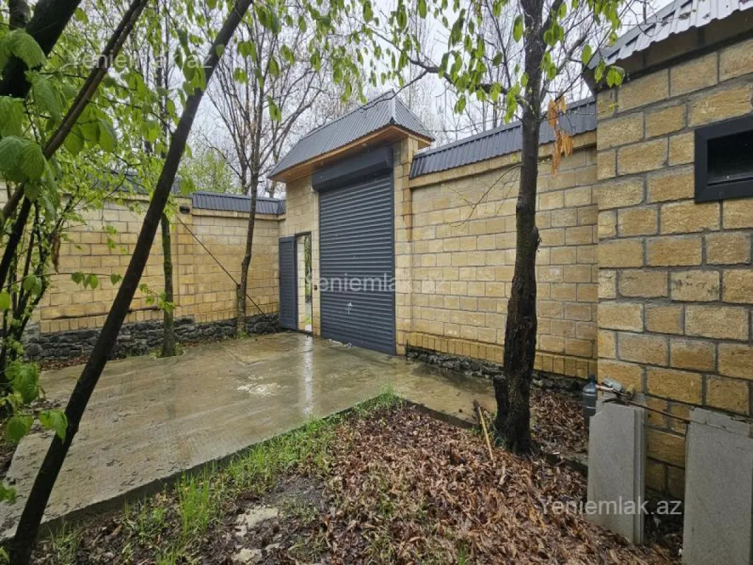 Satılır 3 otaqlı həyət evi 180 m²
