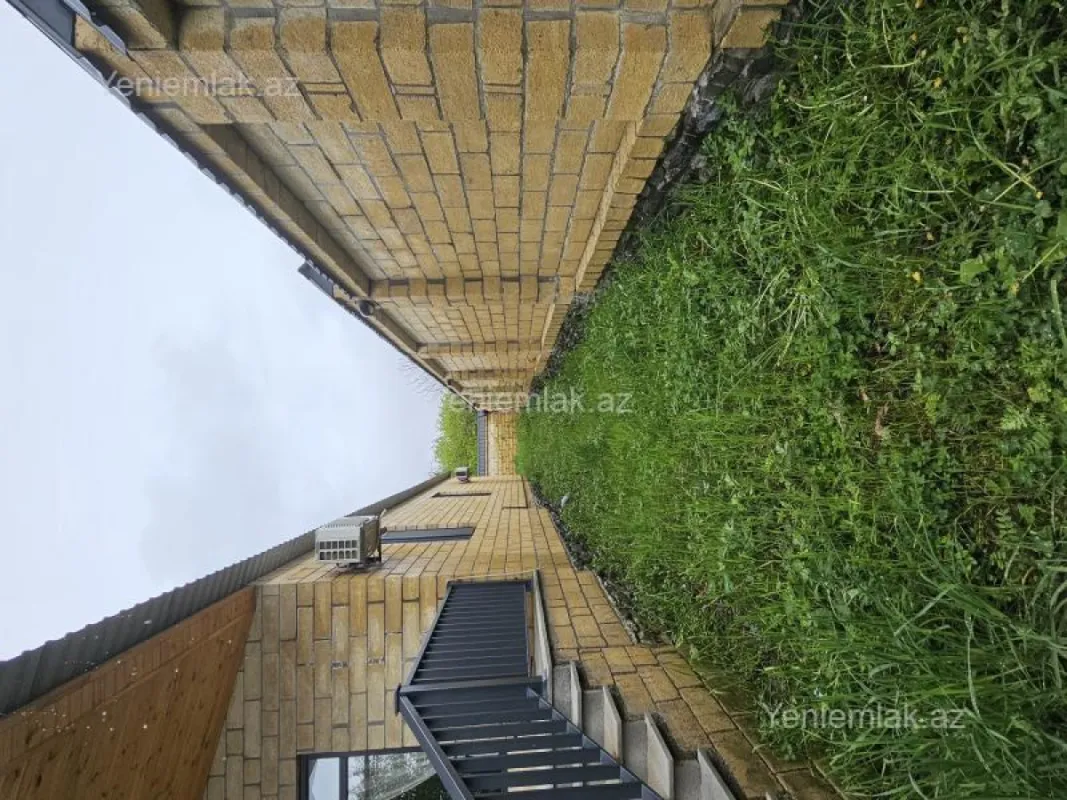 Satılır 3 otaqlı həyət evi 180 m²