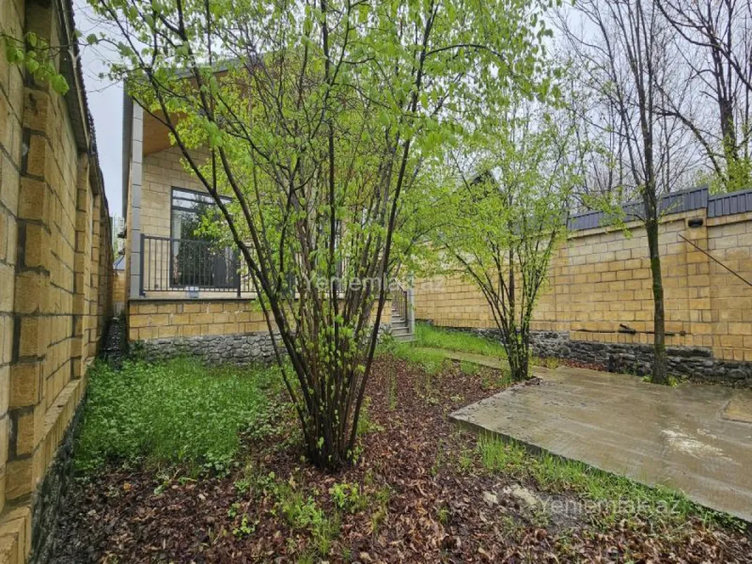 Satılır 3 otaqlı həyət evi 180 m²