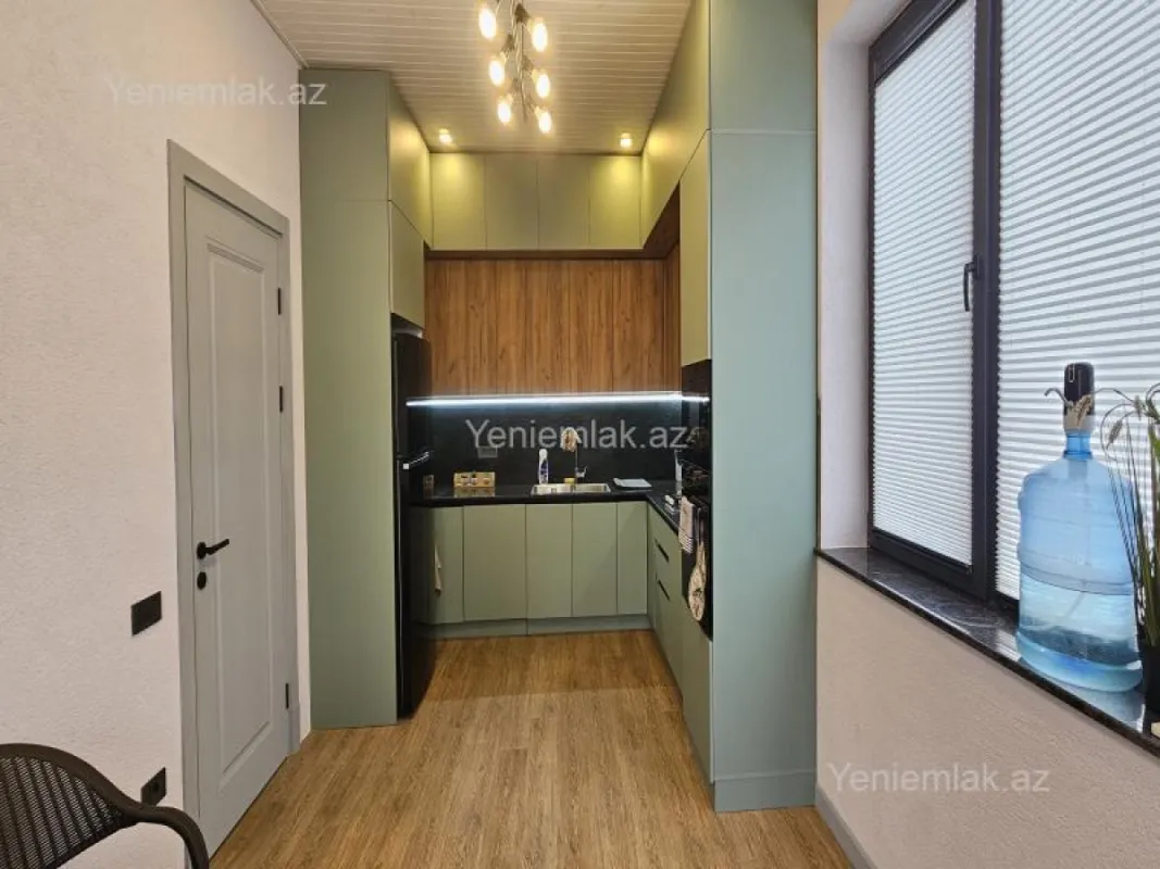 Satılır 3 otaqlı həyət evi 180 m²