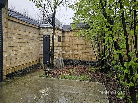 Satılır 3 otaqlı həyət evi 180 m²