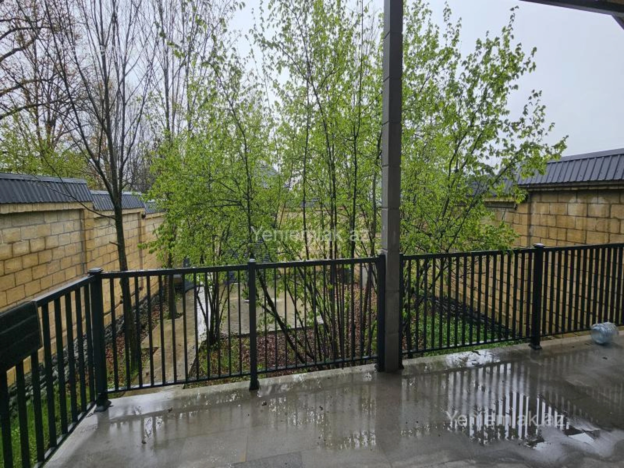 Satılır 3 otaqlı həyət evi 180 m²