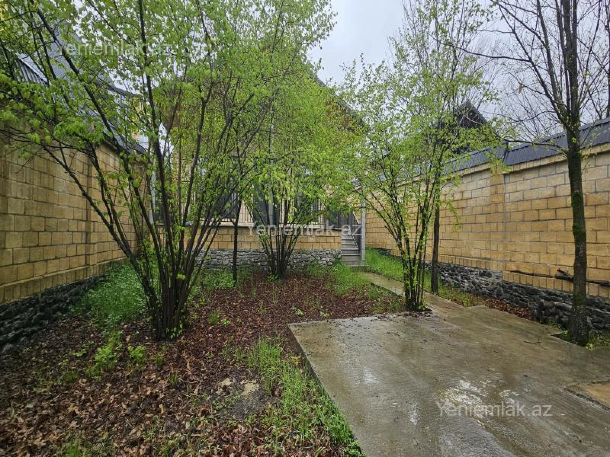 Satılır 3 otaqlı həyət evi 180 m²