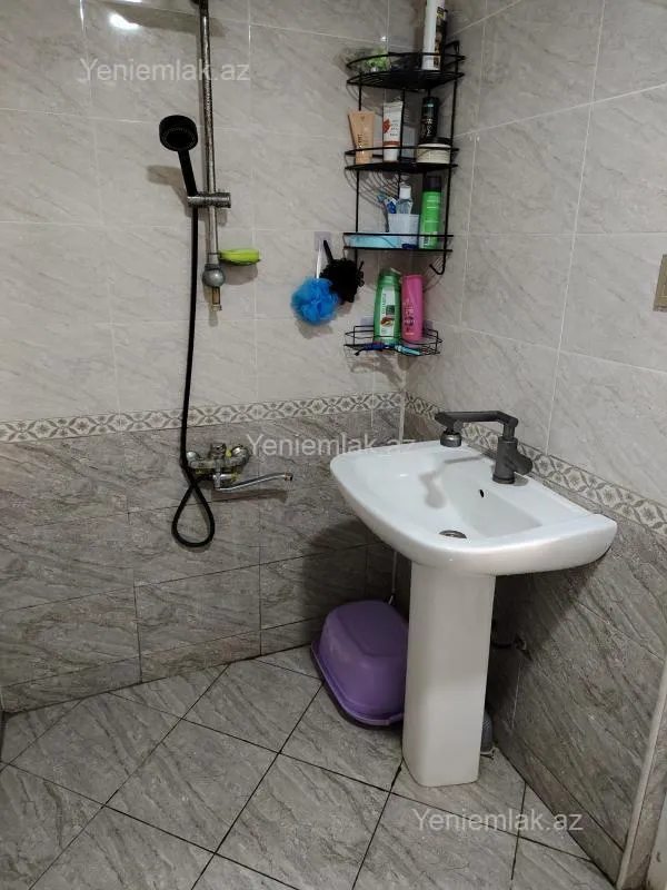 Satılır 3 otaqlı yeni tikili 70 m²