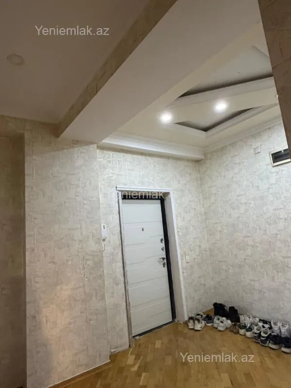 Satılır 3 otaqlı yeni tikili 115 m²