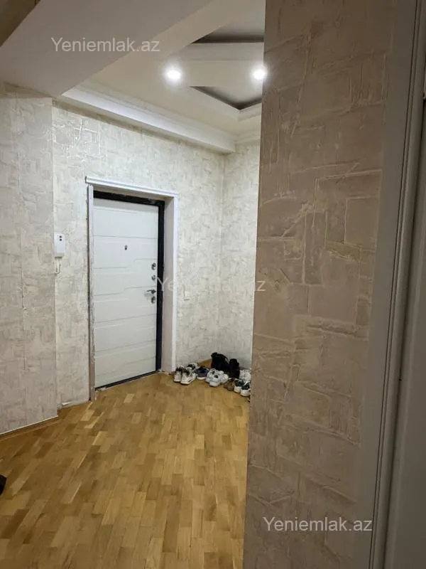 Satılır 3 otaqlı yeni tikili 115 m²