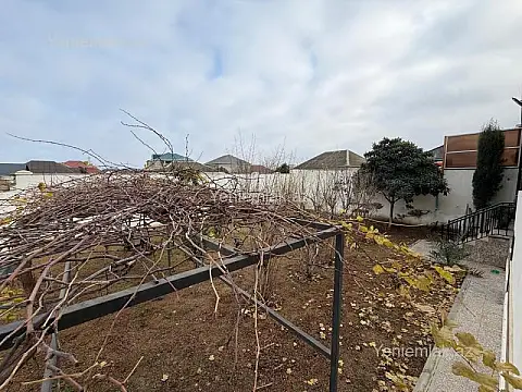 Satılır 4 otaqlı həyət evi 200 m²
