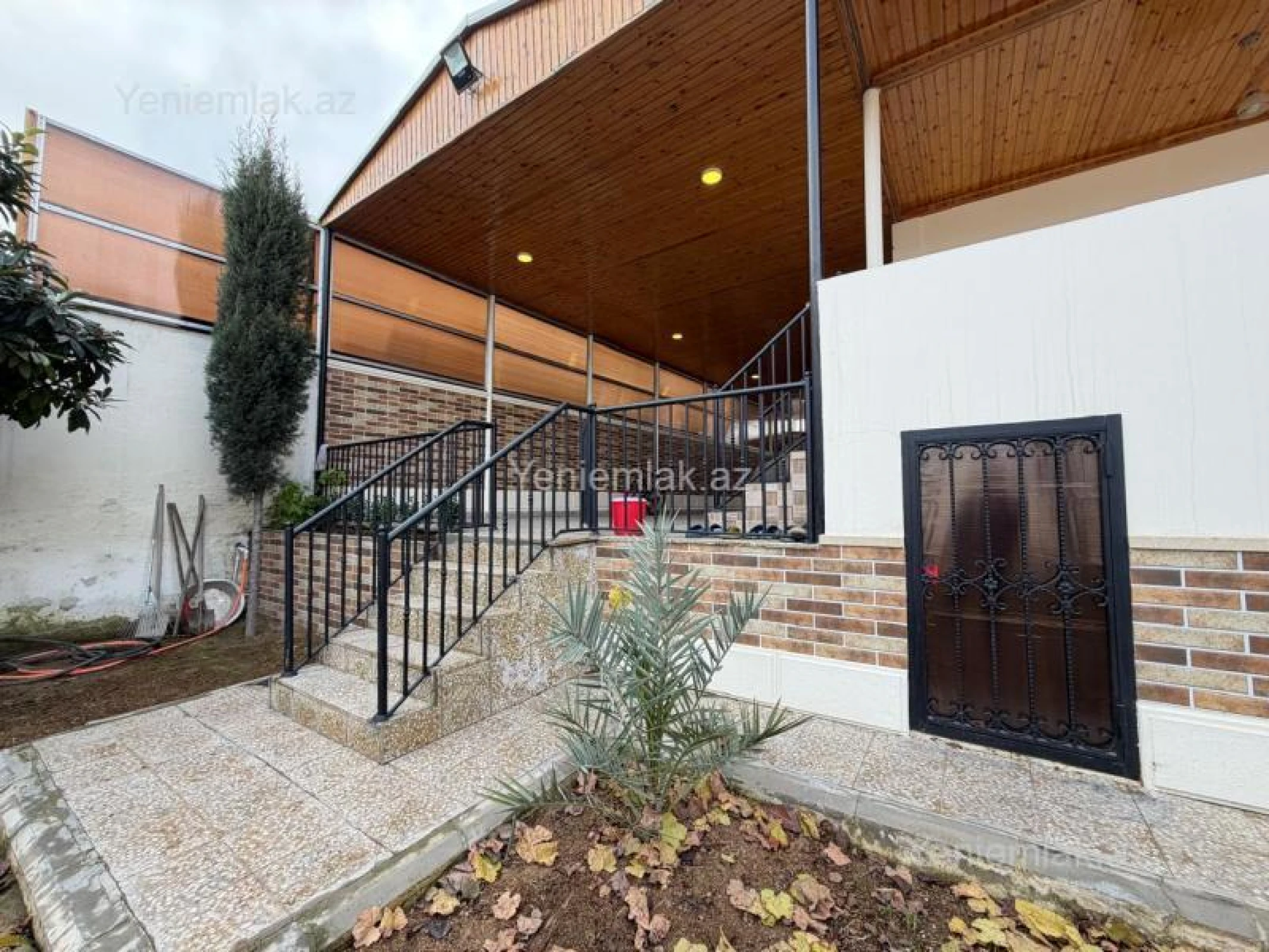 Satılır 4 otaqlı həyət evi 200 m²