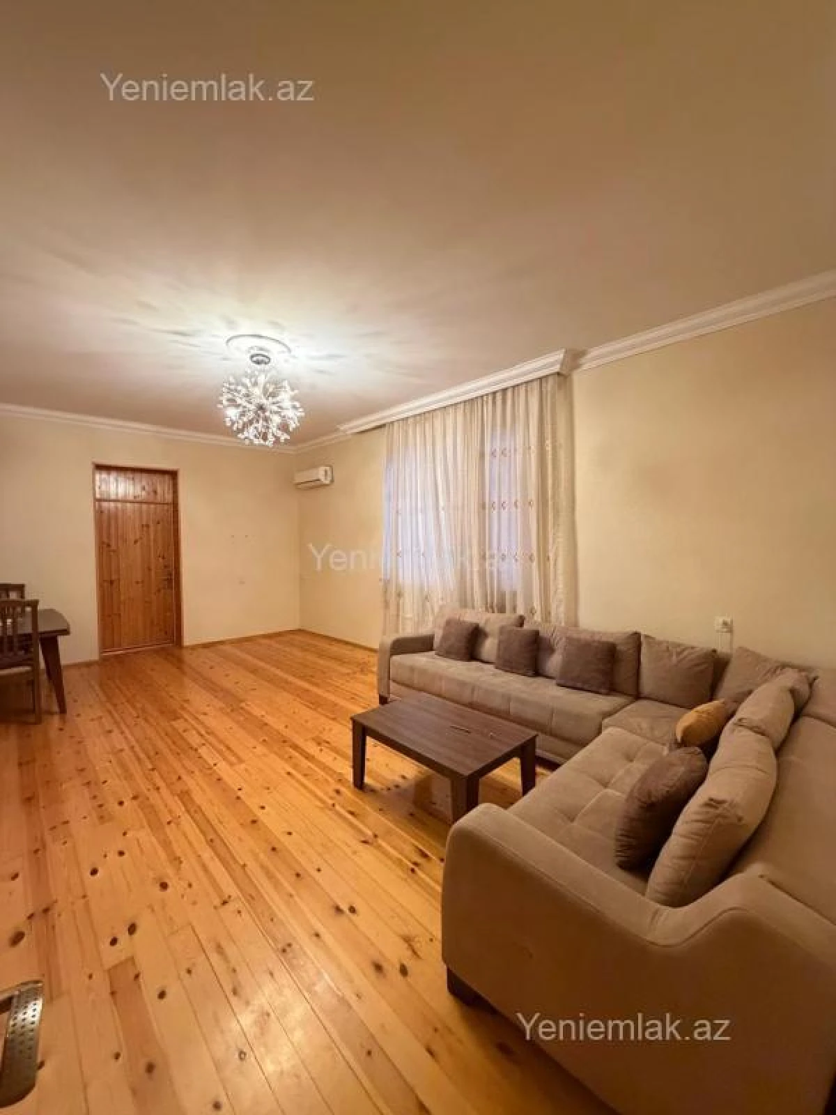 Satılır 4 otaqlı həyət evi 200 m²