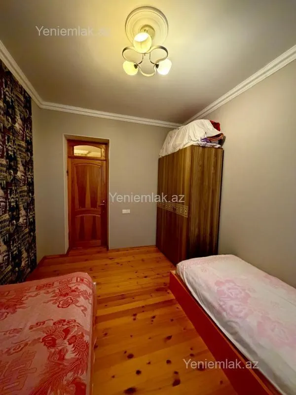 Satılır 4 otaqlı həyət evi 200 m²