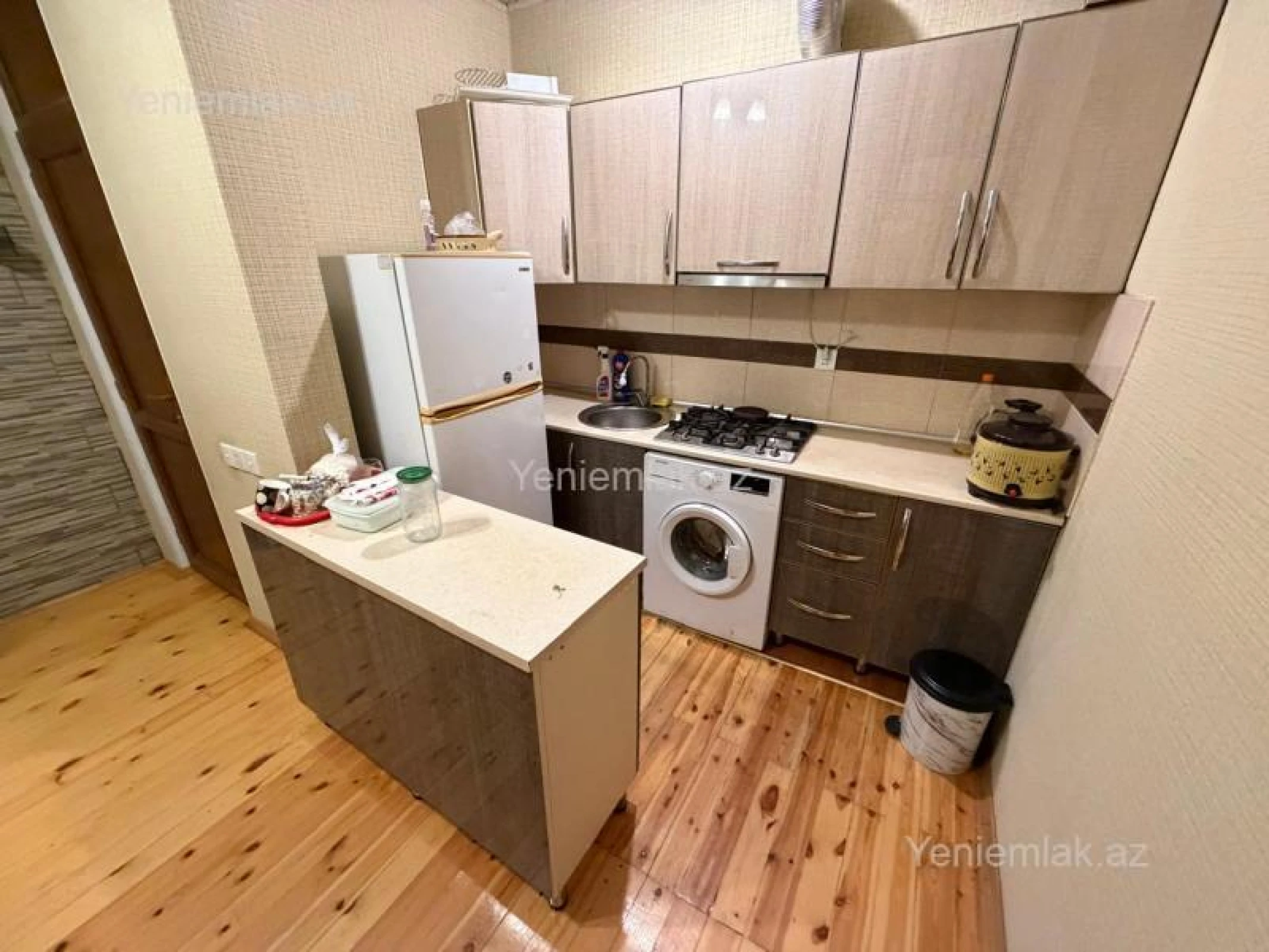 Satılır 4 otaqlı həyət evi 200 m²