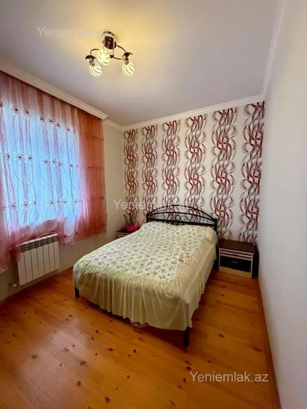 Satılır 4 otaqlı həyət evi 200 m²