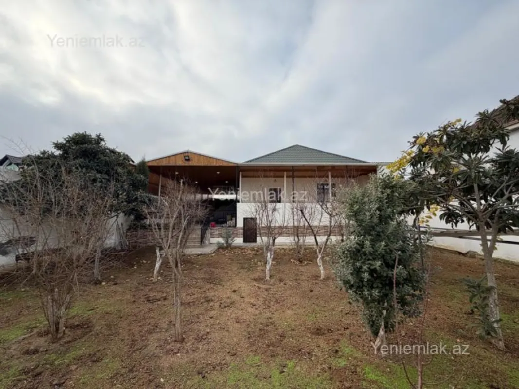 Satılır 4 otaqlı həyət evi 200 m²