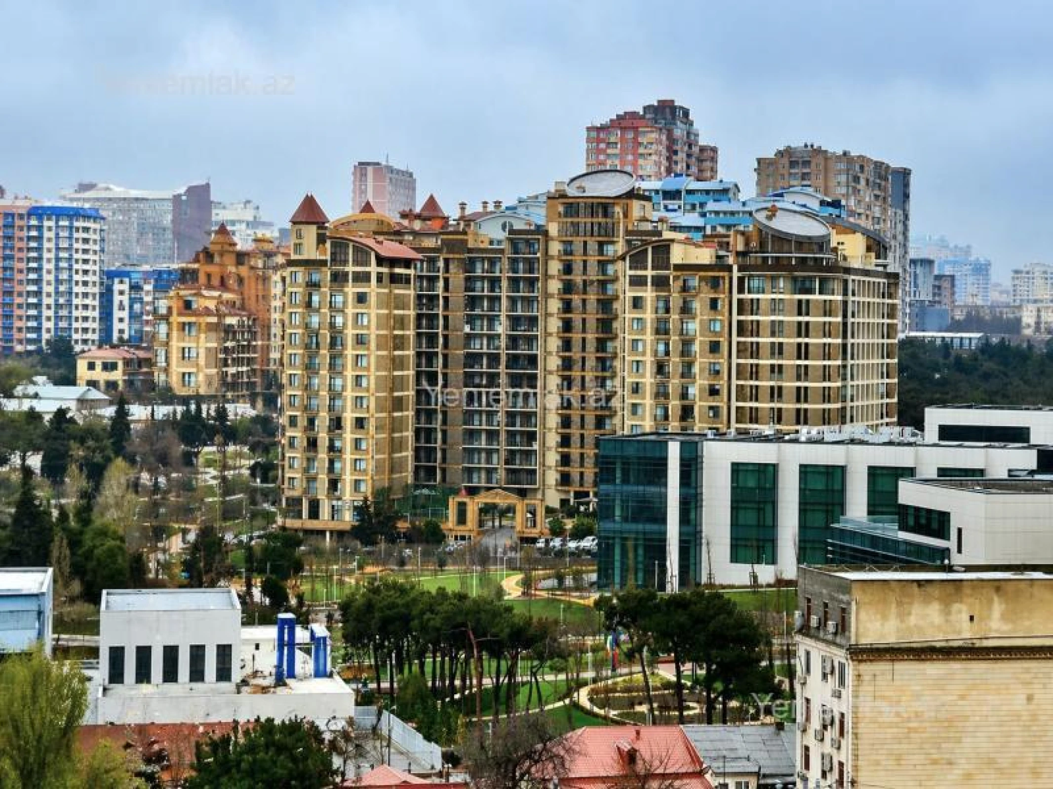 Satılır 3 otaqlı yeni tikili 120 m²