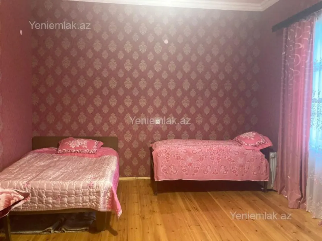 Satılır 6 otaqlı həyət evi 200 m²