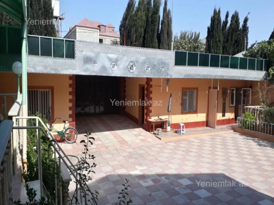 Satılır 6 otaqlı həyət evi 200 m²