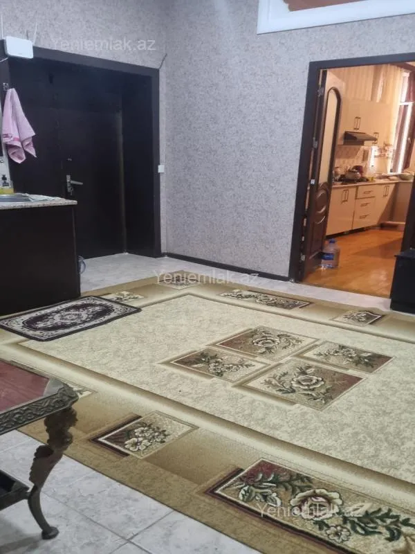 Satılır 6 otaqlı həyət evi 200 m²