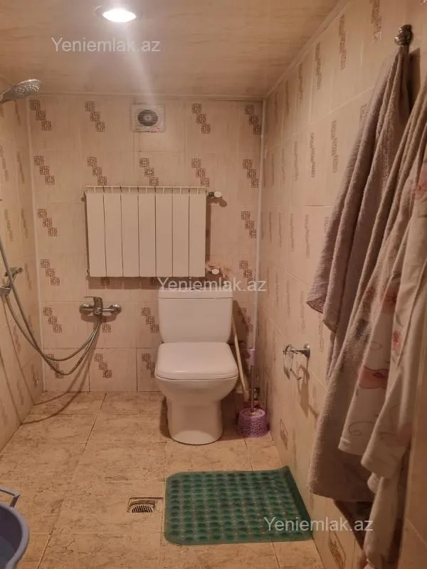 Satılır 6 otaqlı həyət evi 200 m²