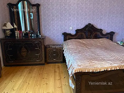 Satılır 6 otaqlı həyət evi 200 m²