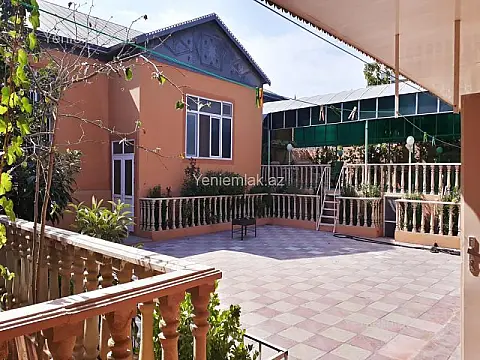 Satılır 6 otaqlı həyət evi 200 m²