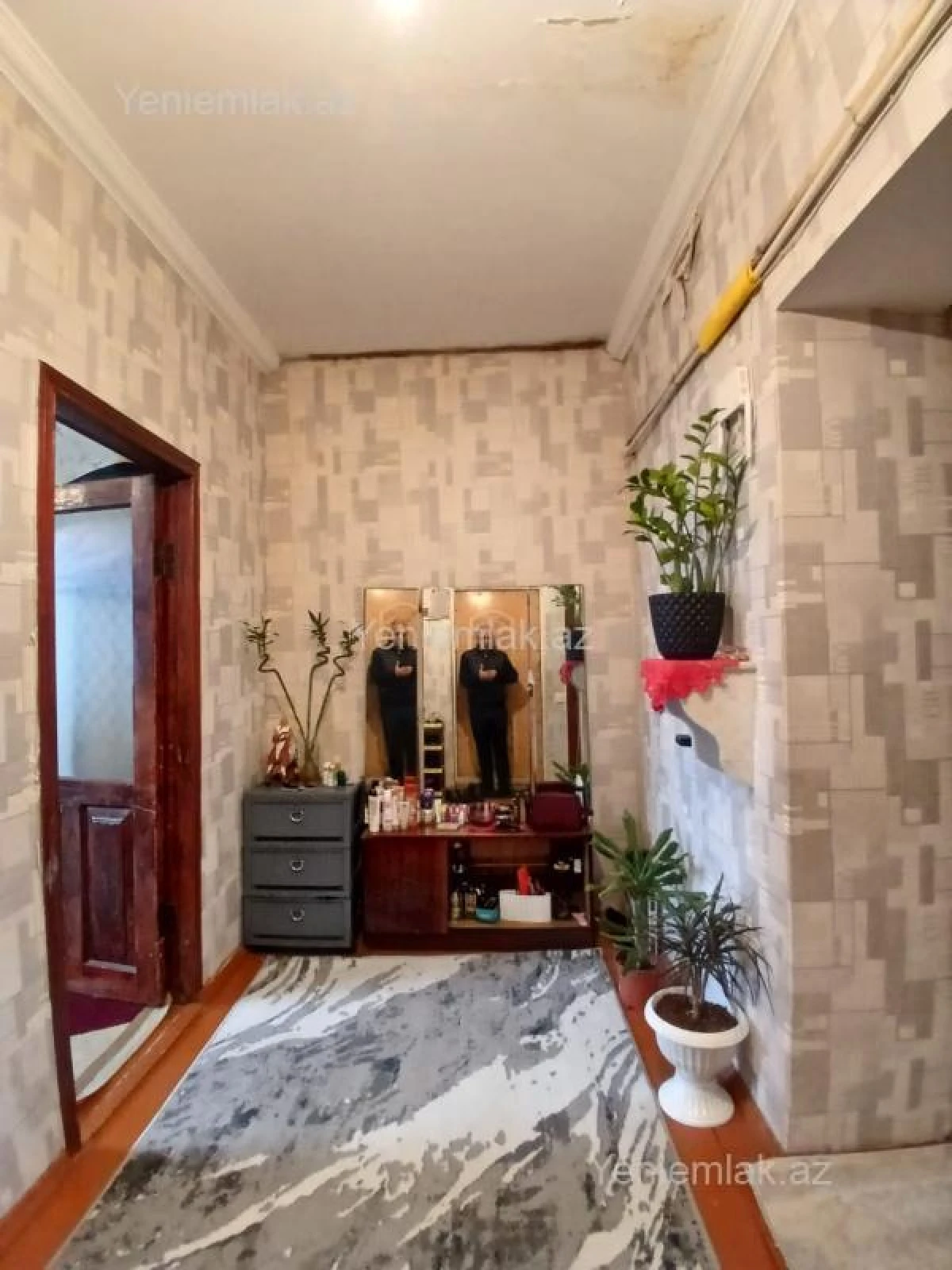 Satılır 2 otaqlı köhnə tikili 60 m²