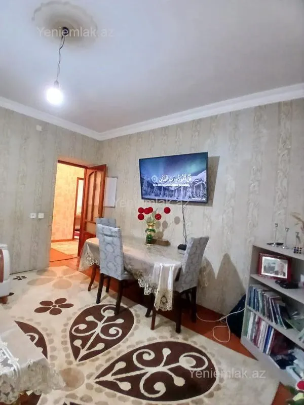 Satılır 2 otaqlı köhnə tikili 60 m²