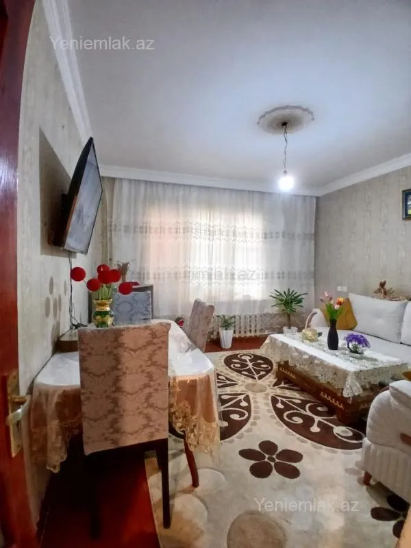 Satılır 2 otaqlı köhnə tikili 60 m²