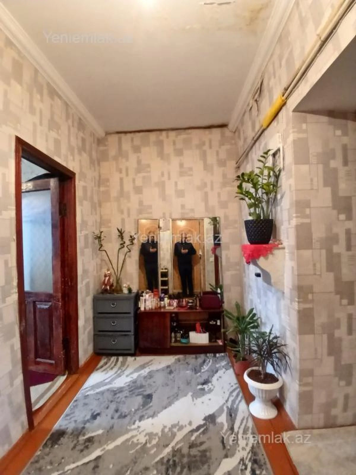 Satılır 2 otaqlı köhnə tikili 60 m²