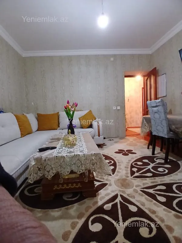 Satılır 2 otaqlı köhnə tikili 60 m²