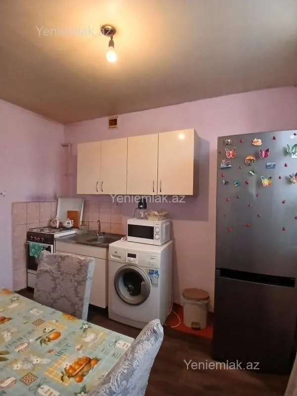 Satılır 2 otaqlı köhnə tikili 60 m²