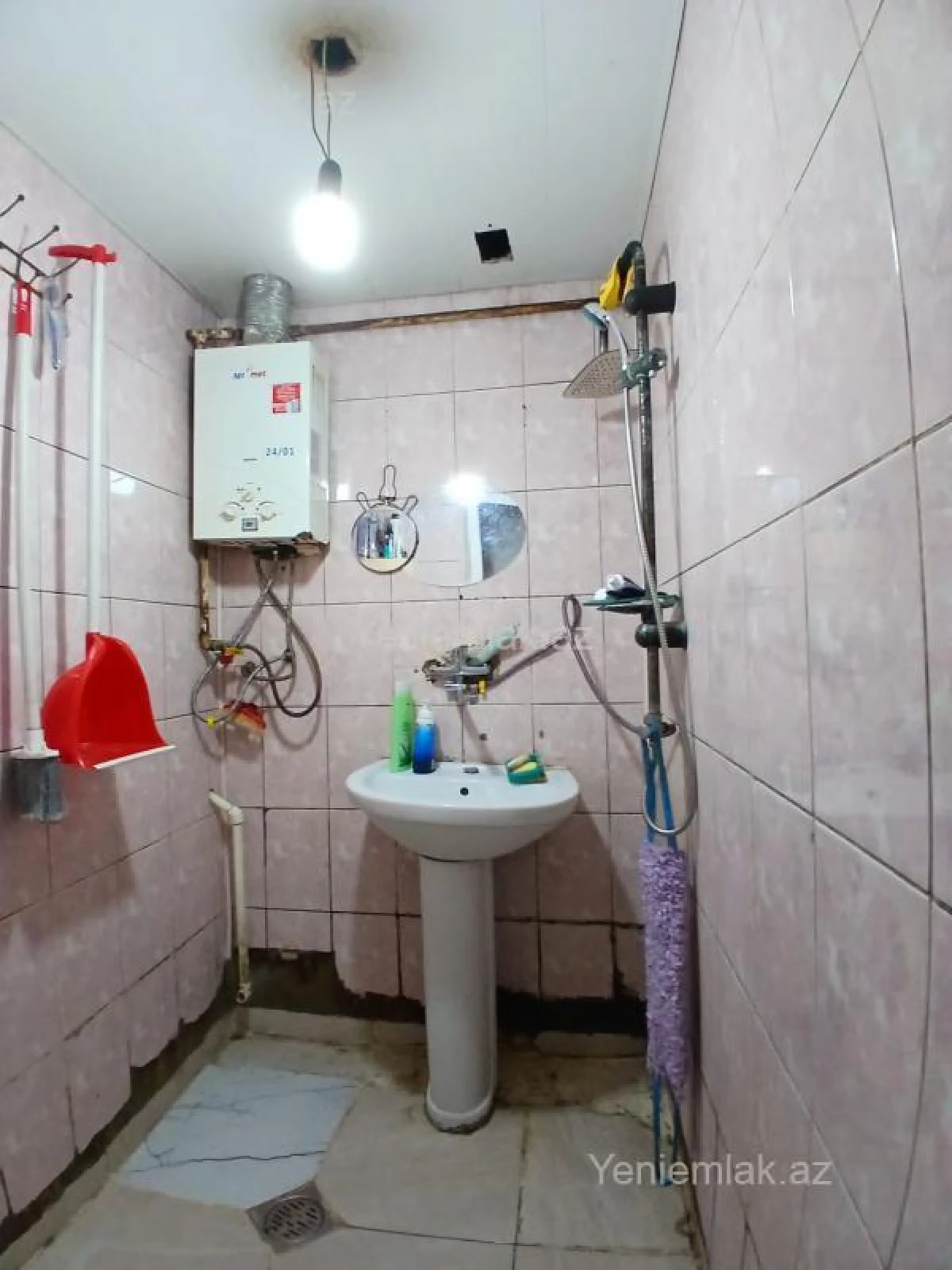 Satılır 2 otaqlı köhnə tikili 60 m²