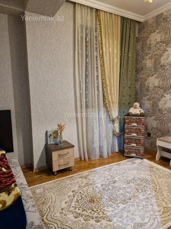 Satılır 3 otaqlı yeni tikili 75 m²