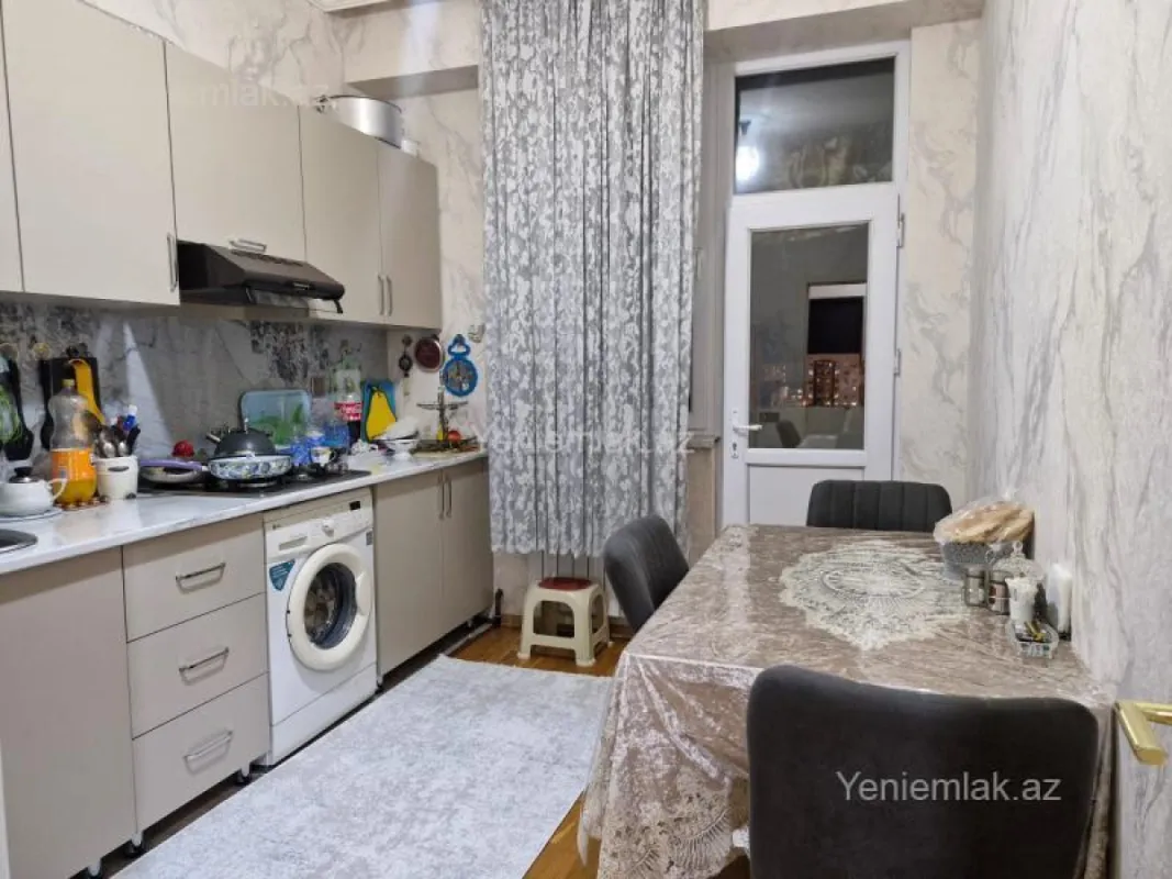 Satılır 3 otaqlı yeni tikili 75 m²
