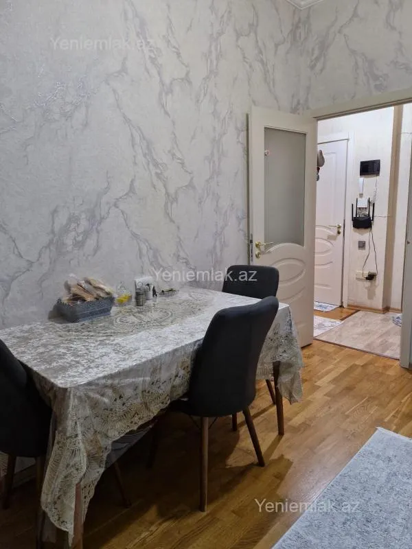 Satılır 3 otaqlı yeni tikili 75 m²