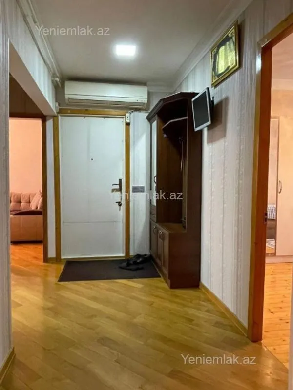 Satılır 4 otaqlı köhnə tikili 100 m²