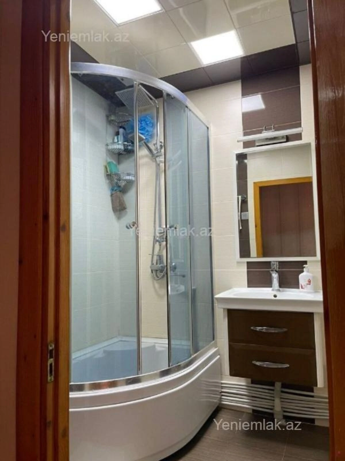 Satılır 4 otaqlı köhnə tikili 100 m²