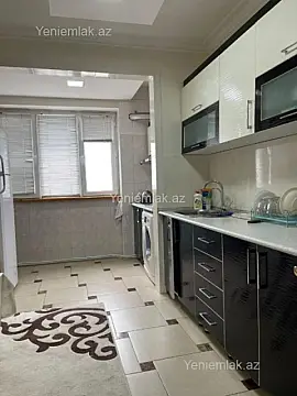 Satılır 4 otaqlı köhnə tikili 100 m²