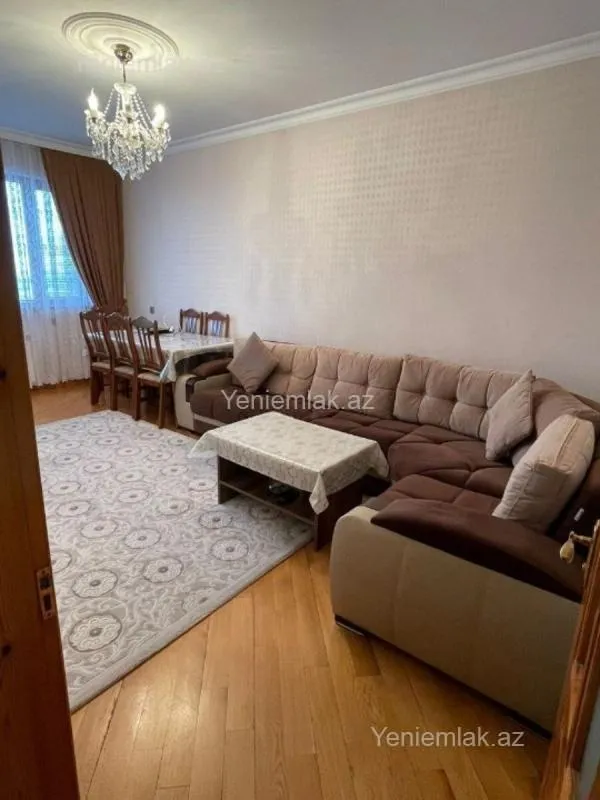Satılır 4 otaqlı köhnə tikili 100 m²