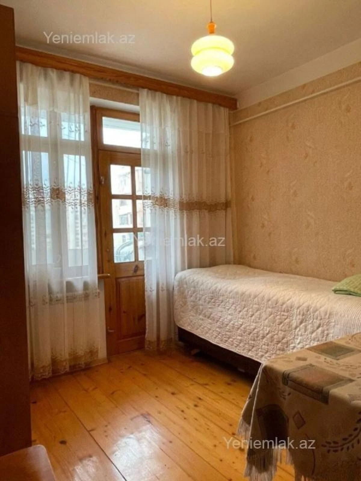 Satılır 4 otaqlı köhnə tikili 100 m²