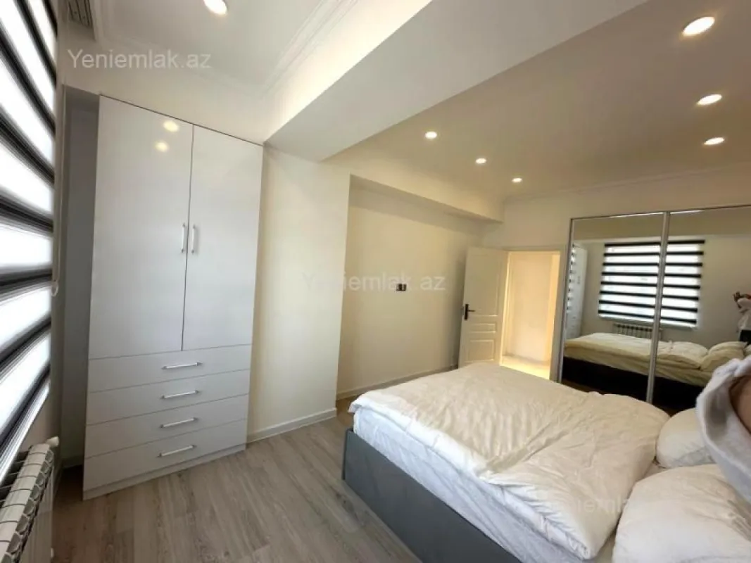 Satılır 2 otaqlı yeni tikili 100 m²