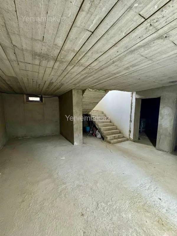 Satılır 5 otaqlı həyət evi 167 m²