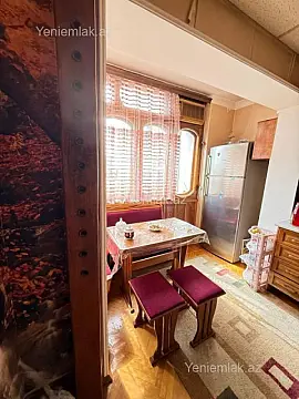 Satılır 3 otaqlı köhnə tikili 90 m²