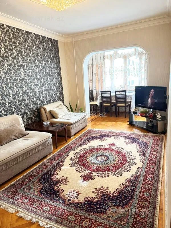 Satılır 3 otaqlı köhnə tikili 90 m²