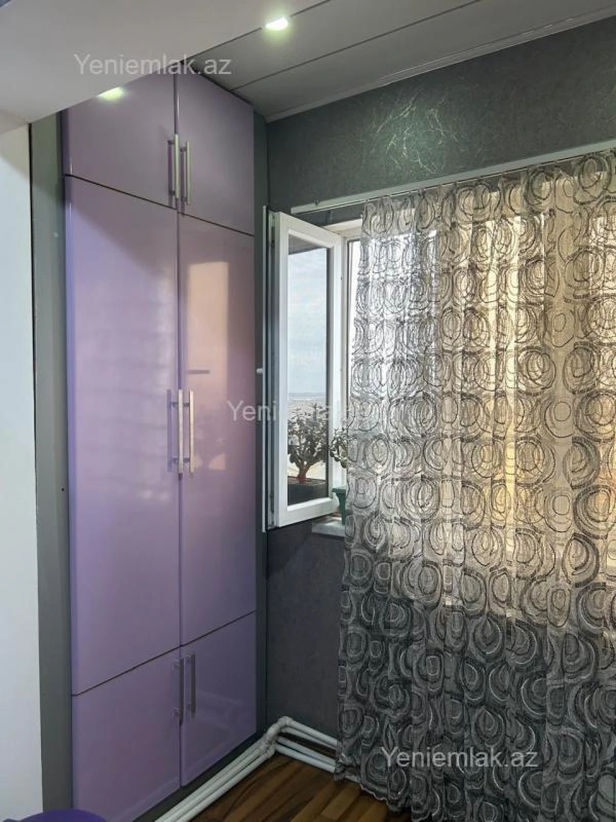 Satılır 2 otaqlı köhnə tikili 65 m²